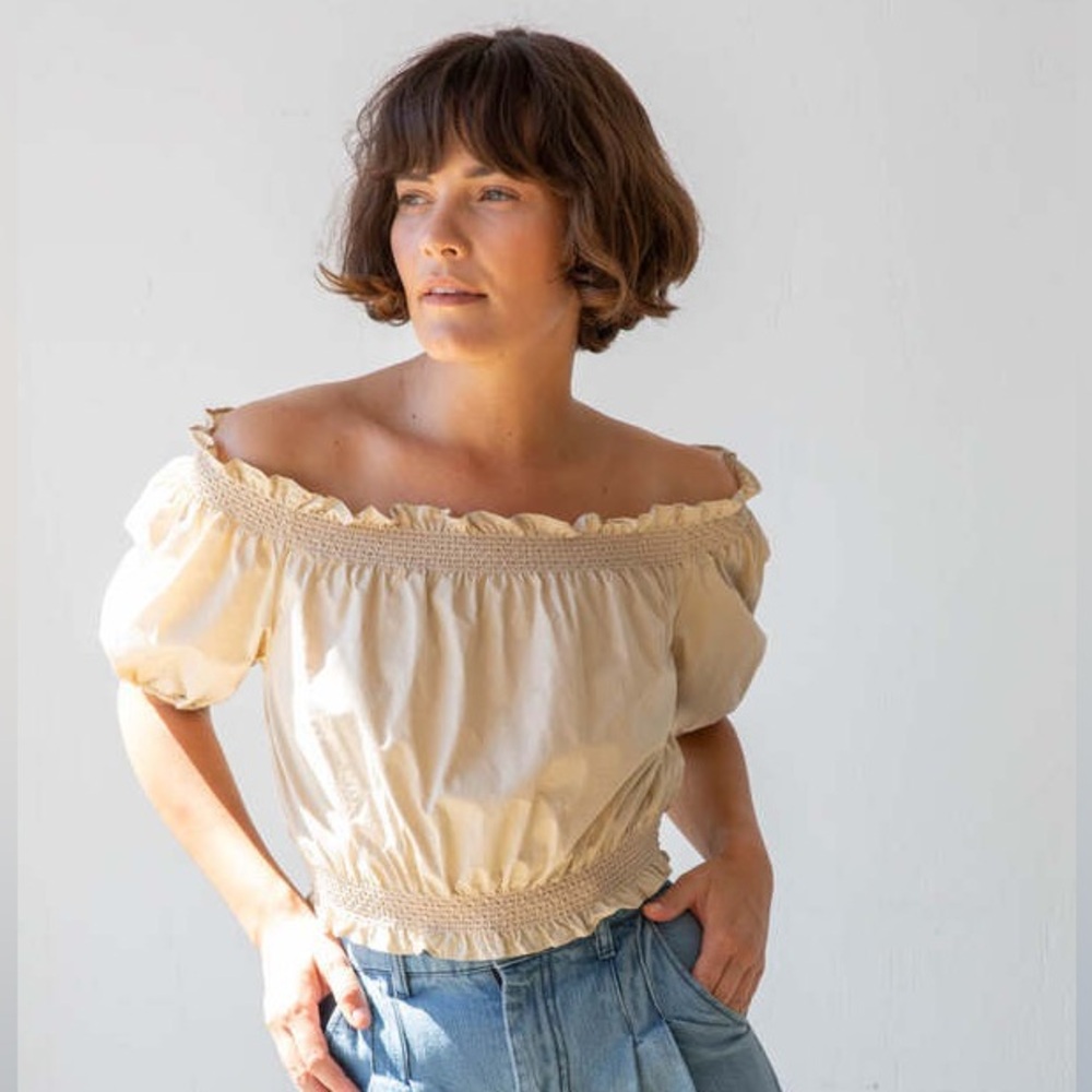 Xirena Emelia Cropped Off Shoulder Puff Ruffle Sleeve Top Sz 
NWOT